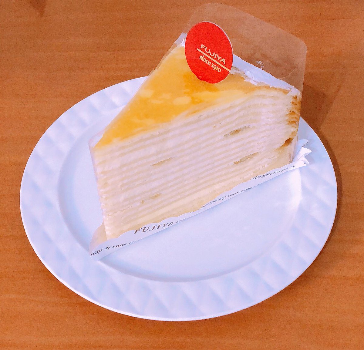 くろねこ ストfc更新 على تويتر 不二家で水曜日にホワイトスノーモンブランと雪だるまケーキ予約 してきた Fns歌謡祭見ながら食べる予定 そして今日はラフランスのミルクレープを食べます