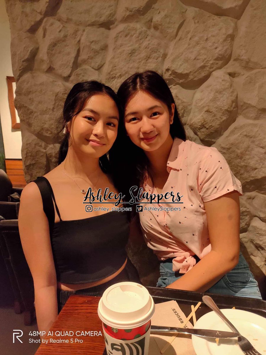 AshleySlappers's tweet photo. Hi Khloe and Michiko!

#HesIntoHer | ASHKHLOE https://t.co/CC5QnIrdX5