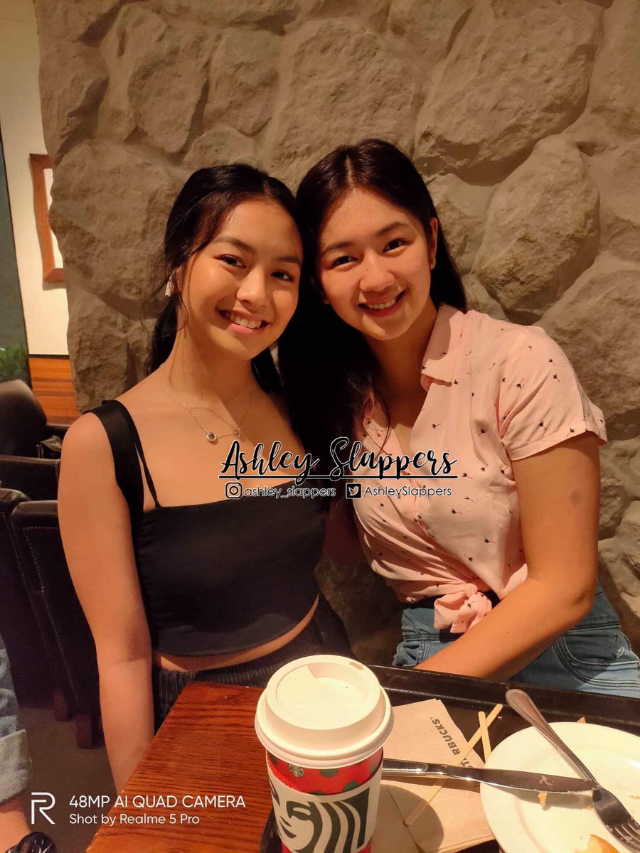 AshleySlappers's tweet photo. Hi Khloe and Michiko!

#HesIntoHer | ASHKHLOE https://t.co/CC5QnIrdX5