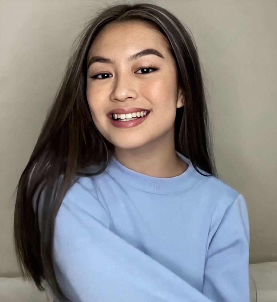 AshleySlappers's tweet photo. So pretty our Khloe!

#HesIntoHer | ASHKHLOE https://t.co/AlQW4JDQpA