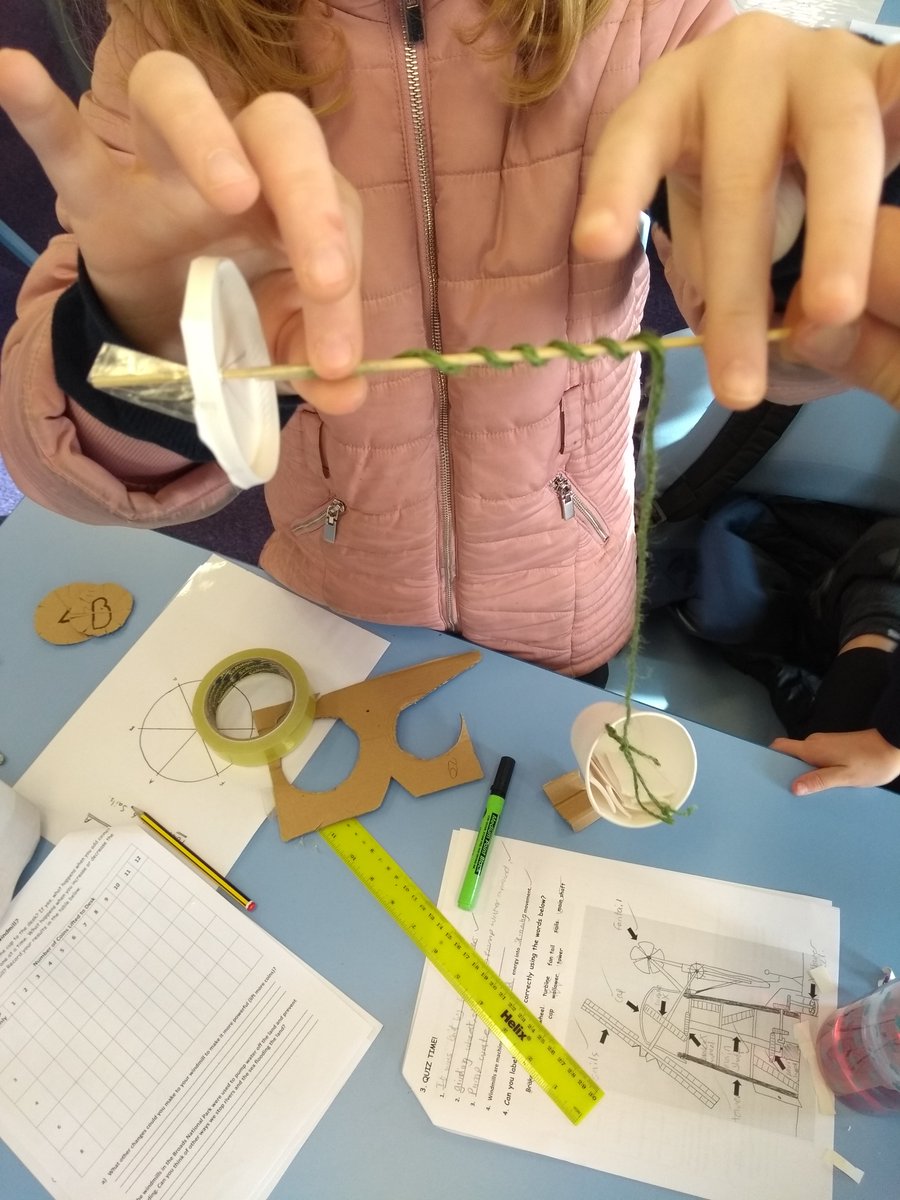 Claritie_WMM's tweet photo. Had a great couple of days last week building windmills at Pakefield Primary with the future's budding engineers! Lots of fun changing the number of sails to increase or reduce power. One mill managed to lift nine 2p coins up to the desk! @Broads_LPS @NfkWindmills @MuseumWind https://t.co/F5ql1fY46p