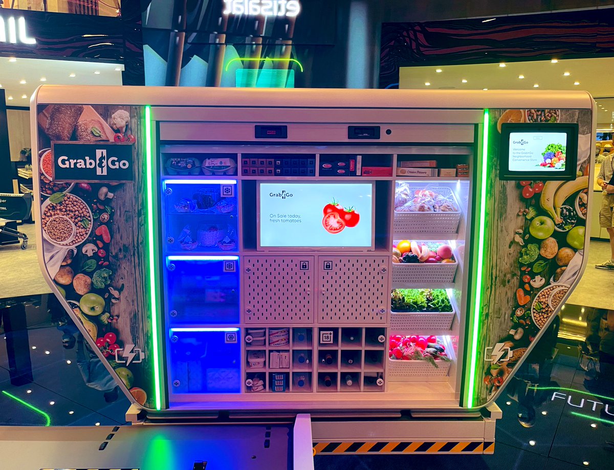 etisalatUAE's tweet photo. لماذا يجب أن تذهب إلى الخدمات إذا كان من الممكن أن تأتي اليك؟
تفضلوا بزيارتنا لتتعرفوا على #MetroSnap
#EtisalatAtGitex https://t.co/Rg4paES09e