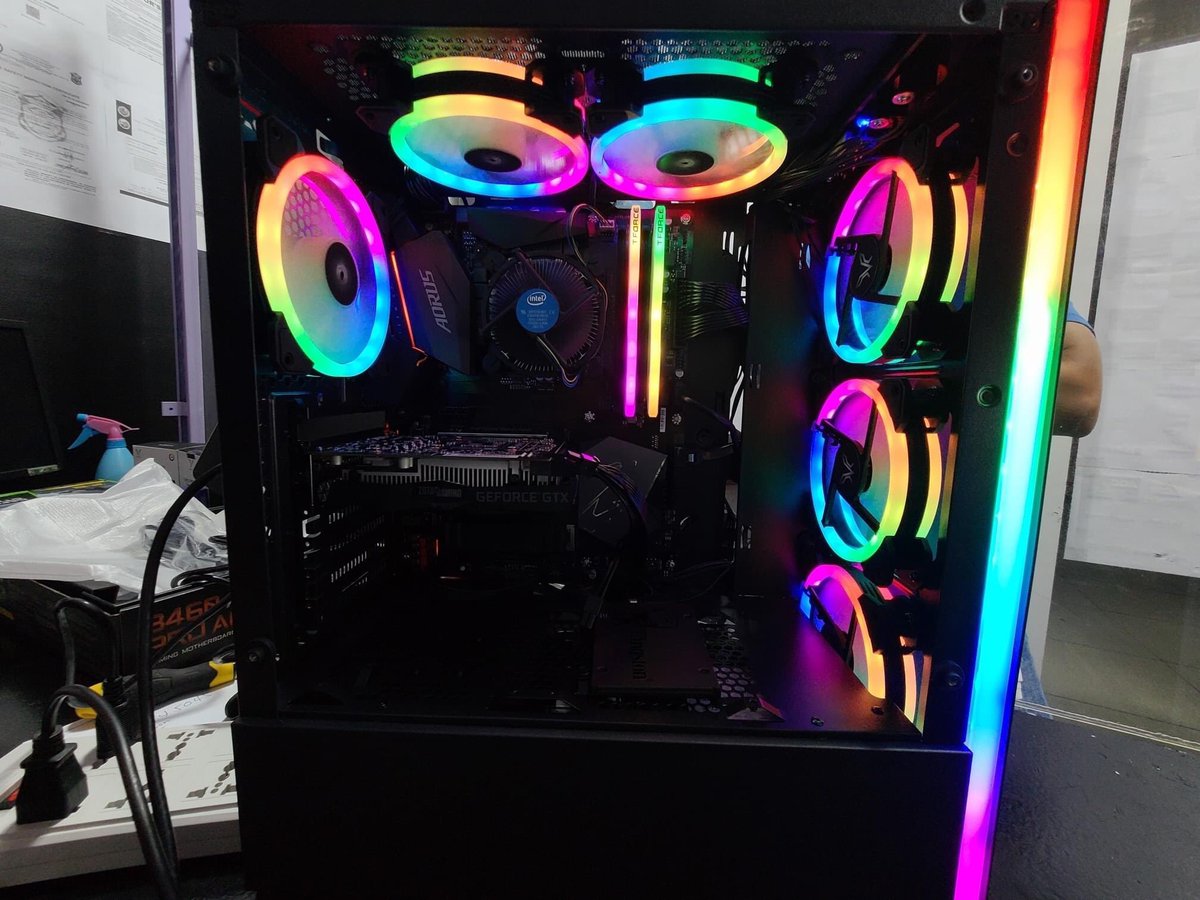 dpbitsofficial's tweet image. BUILD MANIA

Amazing client, amazing build ☺️

Thank you for trusting 
Dream PC Build and IT Solutions.

#AORUS #ZOTAC #IntelBuild #kingston #TForce #Deepcool #Seagate #dreampcbuild
