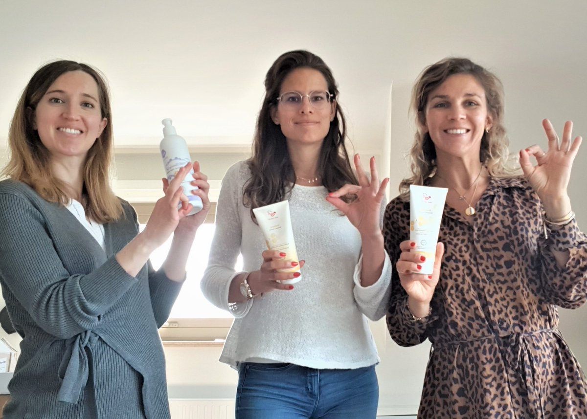 NurtantioPRJ's tweet photo. 💋#CONCOURS
Tentez de remporter un lait corps ou une crème offerte par #BeeNature, partenaire du #JKIChallenge, 1 an #antigaspi! 🍋 Dites-nous quelle est l'astuce #zérodéchet que vous préférez parmi celles proposées dans l'article: https://t.co/1NHeRCszwN
#concoursnoel #contest https://t.co/Rb2XIGXtri