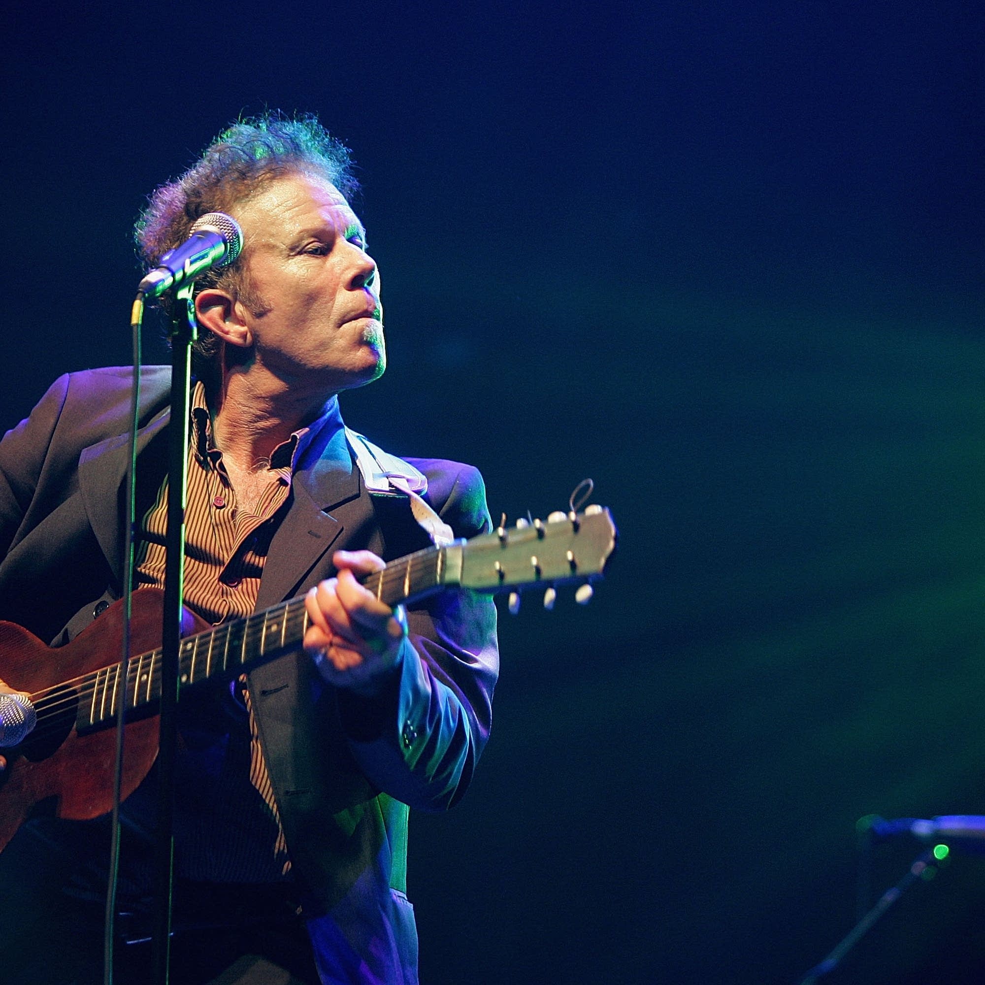 Please join us here at in wishing the one and only Tom Waits a very Happy 71st Birthday today  