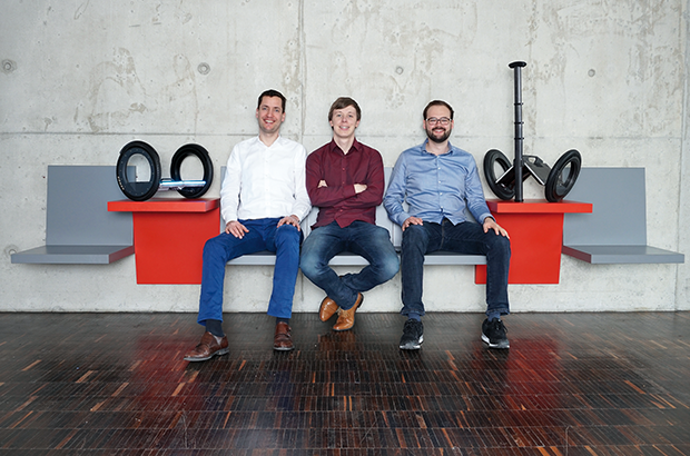 Exklusiv vorab aus der neuen StartingUp - Heft 04-20: Corona-K.o. für UrmO,. Die Gründer hatten es sich zur Aufgabe gemacht, die sog. letzte Meile im Kontext der urbanen Mobilität mithilfe ihres UrmOs zu bedienen. Das Vorhaben ist nun final gescheitert bit.ly/3mCbAkc