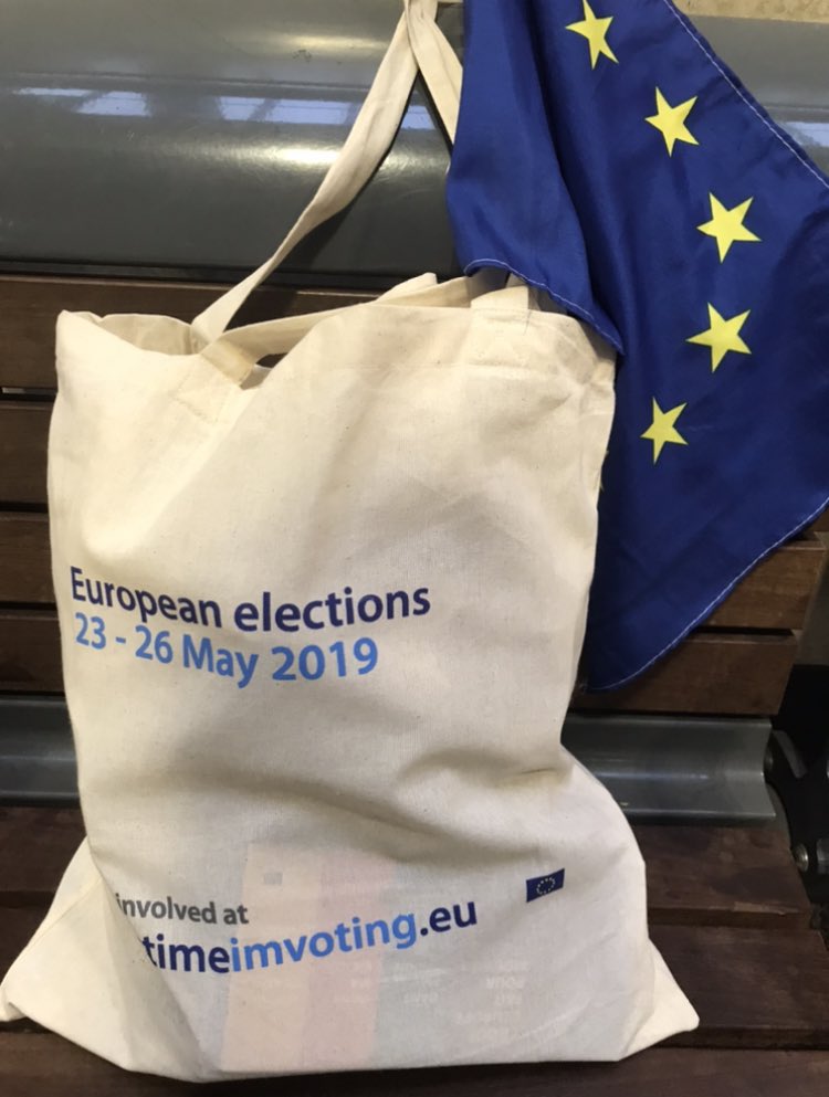 BirdingBrussels's tweet photo. 🆙#ThrowbackMonday | Two years ago I had the pleasure to attend #EuropCom 2018
🙌beginning of a wonderful adventure as 🇧🇪 groundgamer of #ThisTimeImVoting campaign launched by @Europarl_EN for #EUelections.
🤝💪great people+unique peer-to-peer com
👉🗳️hiiigh EUelections turnout https://t.co/47O1BSJmK2