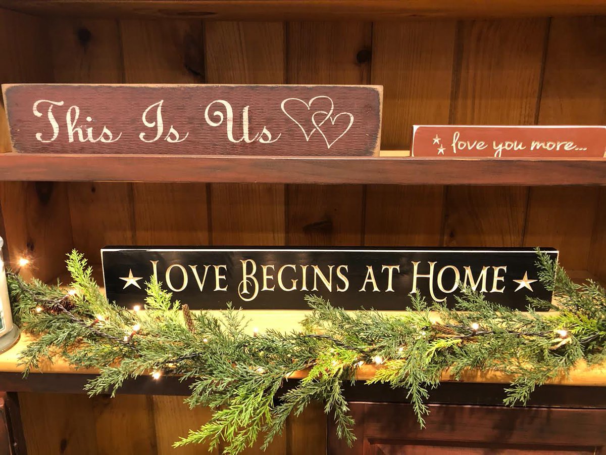 monamiegiftabl1's tweet photo. Mon Amie Giftables has charming signs for your sweetheart.

#love #thisisus #loveyoumore #lovebeginsathome🏡❤️ https://t.co/yTZ7BRis7o