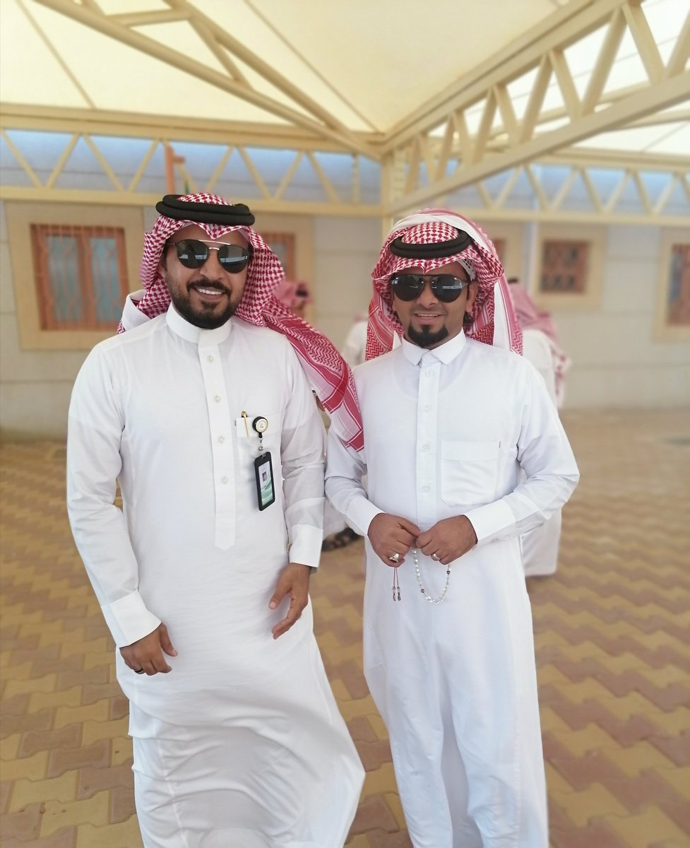 HnM4a's tweet photo. صوره تجمعني مع مدير التعليم برجال ألمع الدكتور أحمد العُمري https://t.co/AXl5Md6fqh