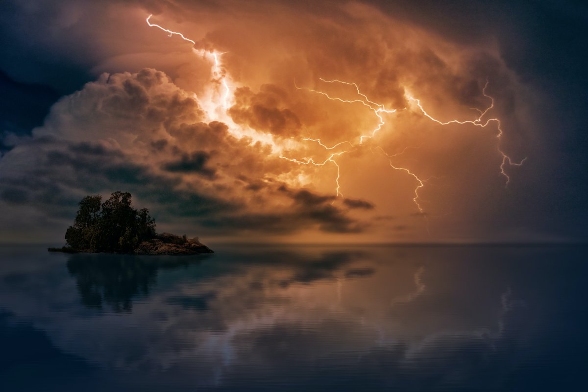 SecretGardennxx's tweet image. Lightning