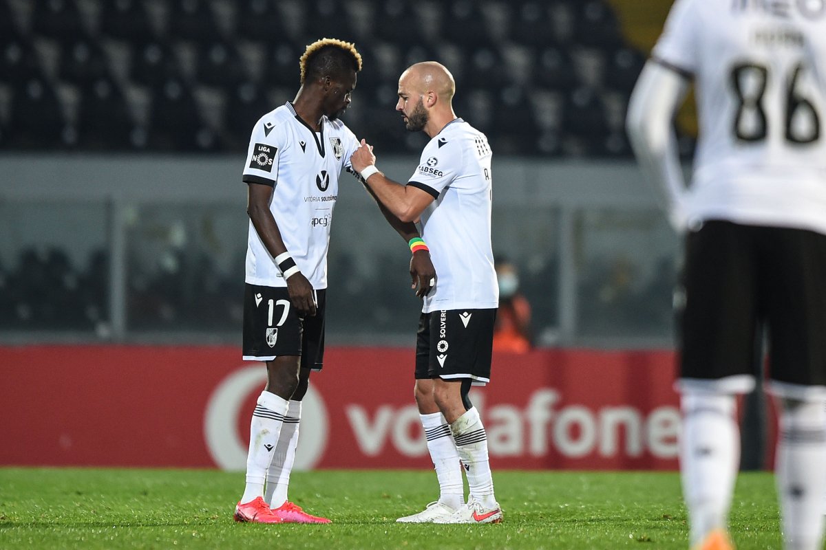 A primeira de muitas © 
 
Parabéns pela estreia a capitão, Sacko 🇲🇱