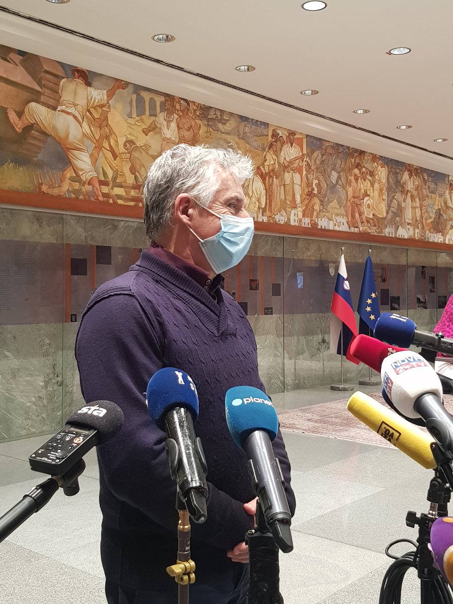 Zdravstveni minister @tomazgantar obzaluje, a spostuje in razume odlocitev <a href="/pucciami/">Dr. Mario Fafangel</a> za odhod iz strokovne skupine. Veckrat je nezadovoljstvo pri delu z njim tudi delil. V prihodnje namerava strokovno skupino preoblikovati in dr. Fafangla vanjo povabiti / <a href="/vecer/">Večer</a>