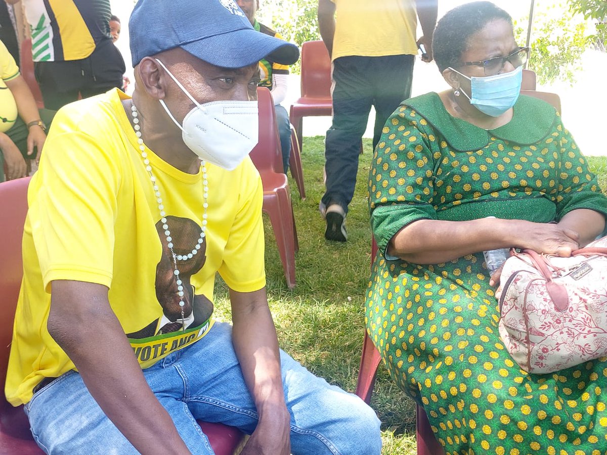 AncNcape's tweet photo. [In Pictures] Members of the National and Provincial Executive Committee of the ANC, have descended to Ward 3, in Hopetown ahead of the by-election which will take place on Wednesday, 9 December 2020.
#VoteANC
#DoNotForgetYourMask
🖤💚💛 https://t.co/bwKTiFYL2d