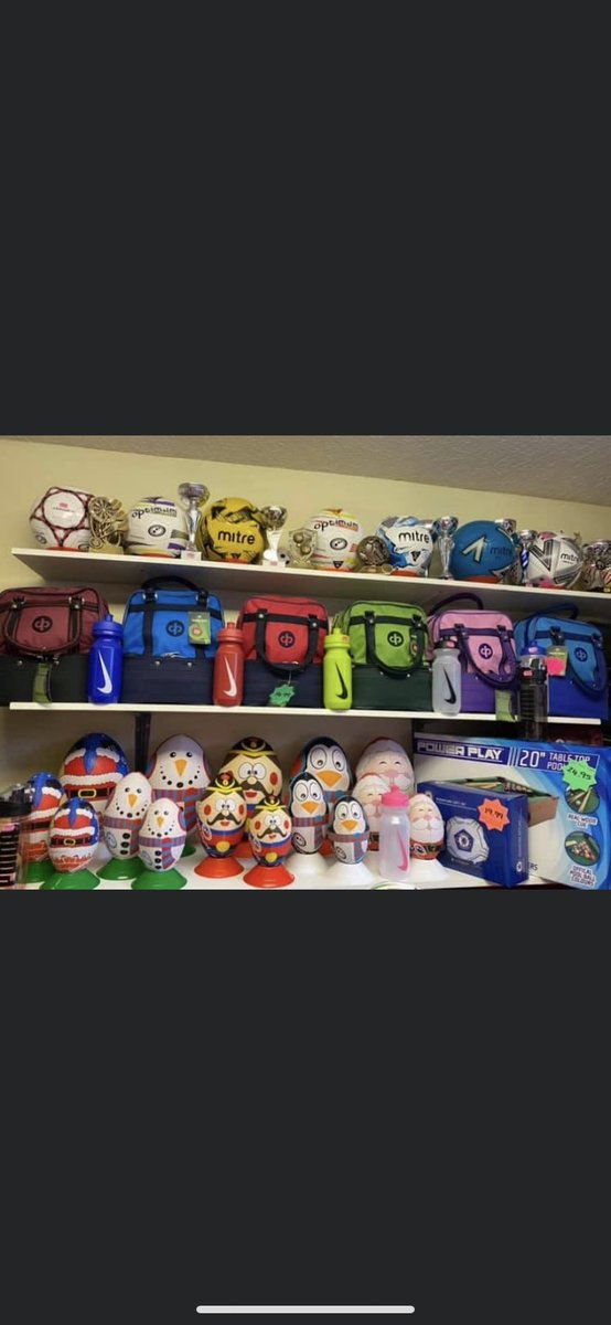 Lots of gifts for the Crown Green Bowler 🎁🎄 <a href="/Drakes_Pride/">Drakes Pride</a> <a href="/TaylorBowlsLtd/">Taylor Bowls</a> #drakes #taylor #crowngreenbowling #bowling bamberbridgesports.com/crown-green-bo…