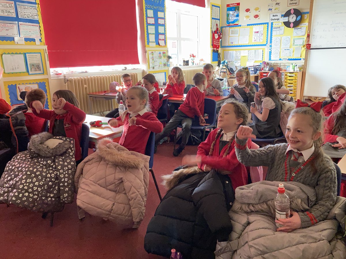 gavinburnps's tweet photo. P4/3 would like to say a big THANKS to our Parent Council for giving us the opportunity to watch a virtual pantomime. ๐โค๏ธ#pantomime2020 https://t.co/MZLN1B3cIL