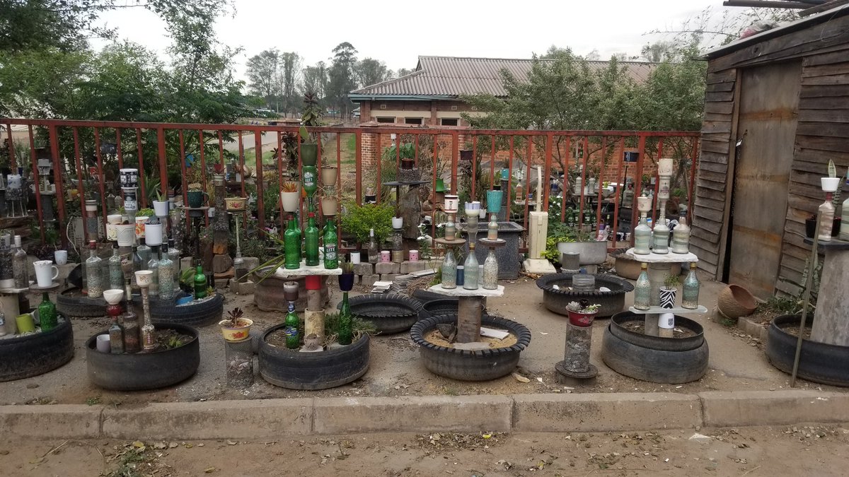 Par_Excellency's tweet image. This is the work of Mr Spencer 0773726420 from Highfield East Constituency at Machipisa Rank. I had the opportunity to witness humble beginnings till today he deserves our support he is doing artistic landscaping @ZimDevUpdates #Fiyo