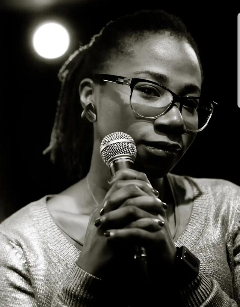 Tee_Classiquem1's tweet image. Without being biased, Who do you think is the queen of Vocals? 

Rt for Asa
Like for Simi