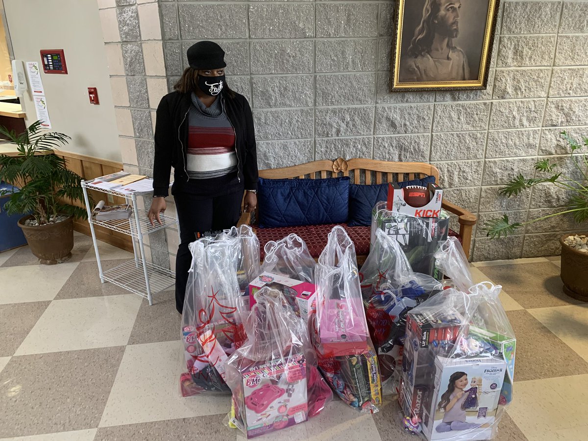 EveryGirlShine's tweet image. Huge thank you to everyone who supported our holiday fundraiser with our FL branch. We were able to fulfill our adopted families’ Christmas lists from the @SalvationArmyUS #lovingothers #egsmentoring #everygirlshines