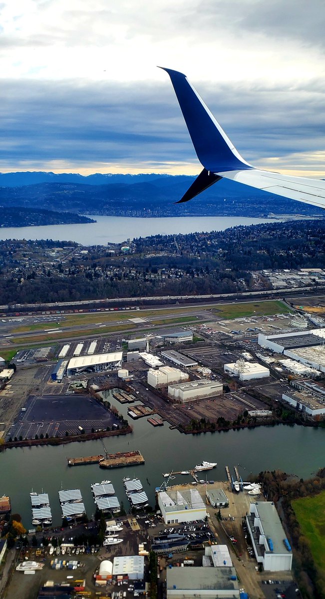 ryaphillips's tweet photo. Homeward bound with @Delta smooth #flight from #Anchorage to #Seattle https://t.co/voGZbGajPl