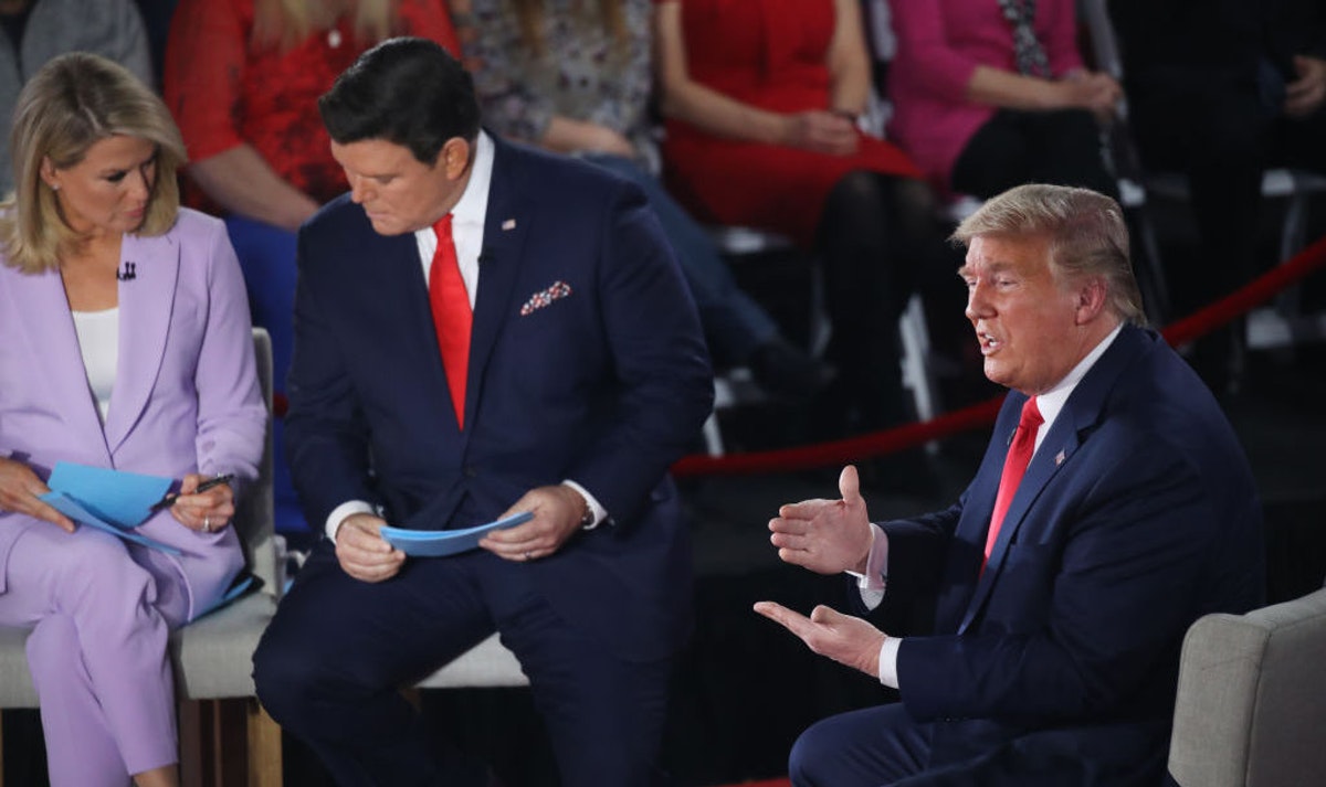 realDailyWire's tweet photo. Megyn Kelly: Fox News ‘Missed An Opportunity’ By Ignoring ‘Trump’s Point Of View’ On Election Disputes https://t.co/XpfJomEFoN https://t.co/v54jjAj1Tu