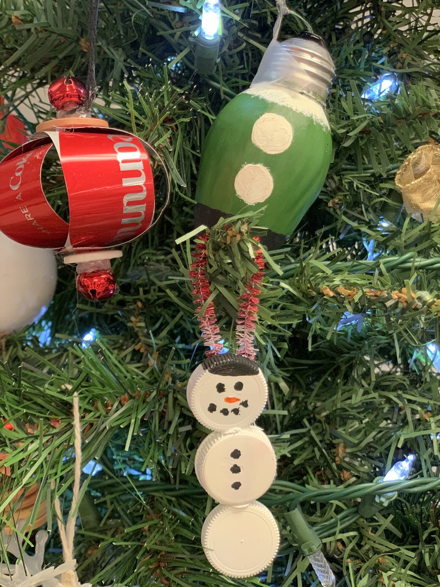 MrsHoangClass's tweet photo. Lovely Christmas ornaments made from recycle goods. It teaches the class to recycle, reuse, and reduce waste. Trash can be beautiful! ⁦@BrazosportISD⁩ ⁦@BwoodBucs⁩ https://t.co/Ak5IUtWCEf