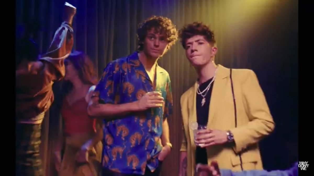 DonahsAngel's tweet photo. Who’s going to be my 1/5 follow? 🥺 @JonahMarais @SeaveyDaniel @ImZachHerron @jackaverymusic @corbynbesson @whydontwemusic u already know I’m streaming while Im in school #LotusInnVideo #LOTUSINNMUSICVIDEO #LotusInnMV #lotusinnoutnow https://t.co/W3bpbA74CD