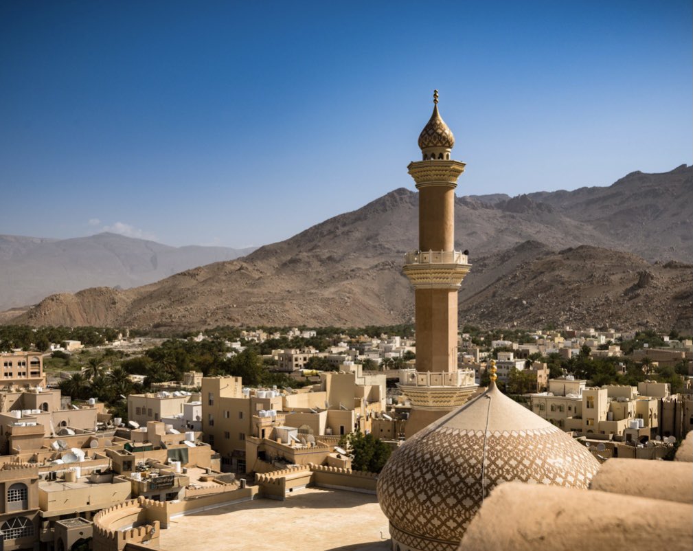 بضعة أيام رائعة قضيتها بزيارتي إلى سلطنة #عمان🇴🇲، حيث كان لي شرف لقاء معالي الفريق أول سلطان بن محمد النعماني، وزير المكتب السلطاني؛ وصاحب السمو السيد شهاب بن طارق آل سعيد، نائب رئيس الوزراء لشؤون الدفاع؛ ومعالي محمد بن ناصر الراسبي، الأمين
<a href="/UKinOman/">UK in Oman</a>