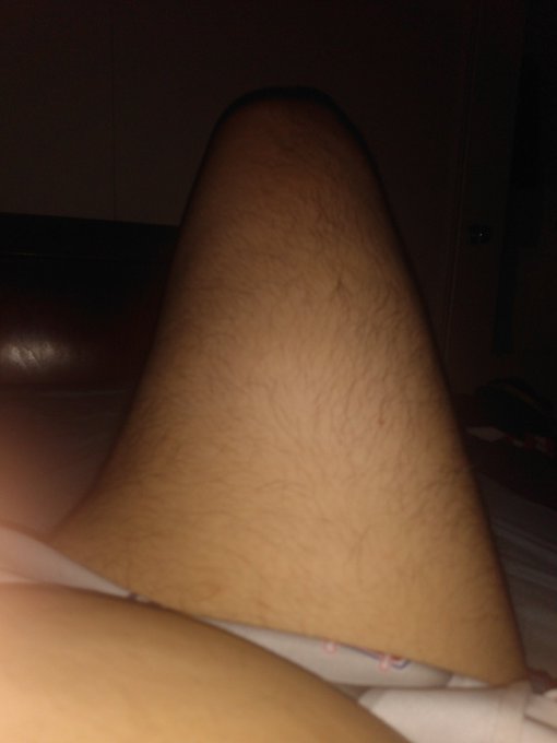 Does anyone like thicc thighs on a guy? Is that a thing? 👉👈 https://t.co/3ruTrZuLYx<a href="/tag/nsfwtwt"class="tags"><span>#nsfwtwt</span></a>