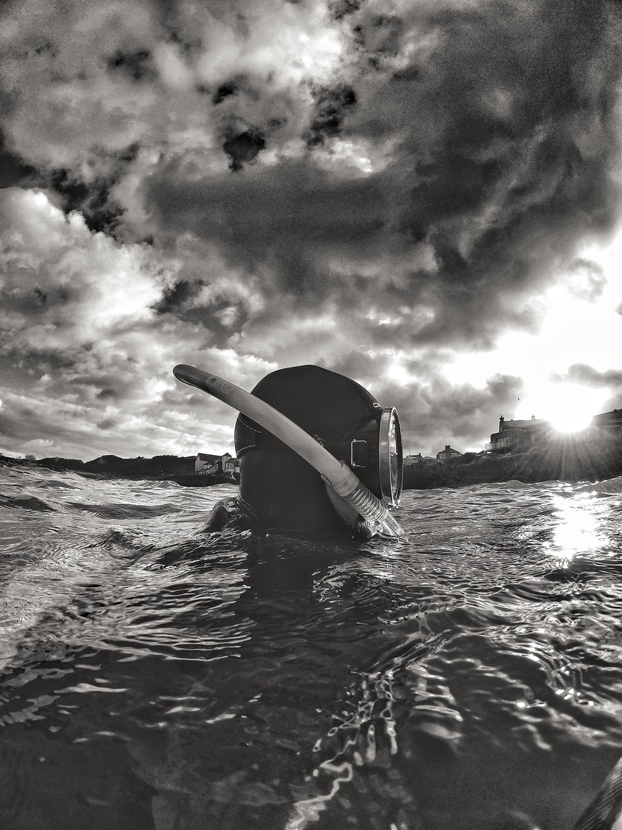 Moody seas and winter sun 🌞