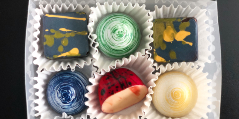 SmilePolitely's tweet photo. The ultimate food and drink gift guide for Champaign-Urbana: Here are a lot of food and drink gift ideas for everyone on your holiday shopping list: https://t.co/Wj7UR0xVY9 https://t.co/peejKsDLcB
