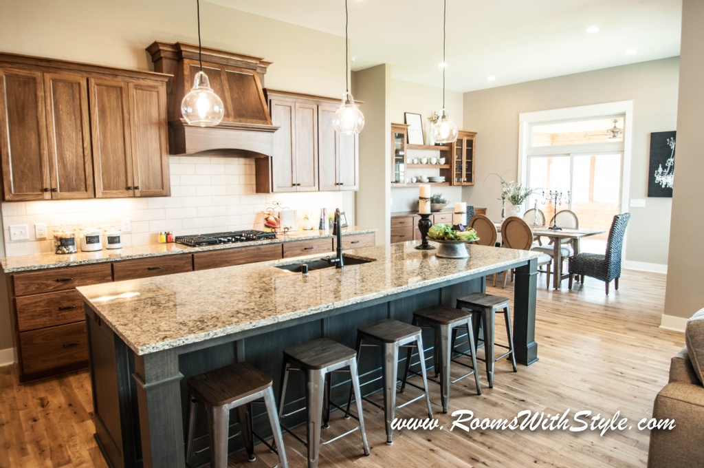 HomeStagingMN's tweet photo. The key to working with wood is making sure they don't all match. Contrast and interest.....no matchy matchy. ๐#Wood #Kitchen #WoodFloors #HomeStagingMinneapolis #InteriorDesignMinneapolis https://t.co/QcmggncFpO