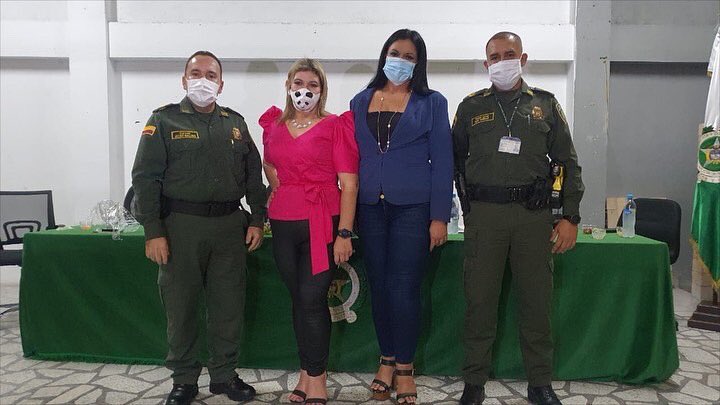 UniversidadUNAD's tweet photo. #UNADZona Así se llevó a cabo el acto de clausura de la capacitación tecnológica realizada a líderes comunitarios y comunidad en general en el que 112 personas recibieron su certificado de cumplimiento en las diferentes comunas y corregimientos de la ciudad de Ibagué.👏🏻 https://t.co/cTiQsTZi0R