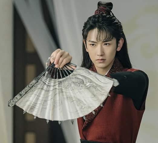 Guo Cheng and Zhou Jieqiong as Shi Qingxuan (male and female form)