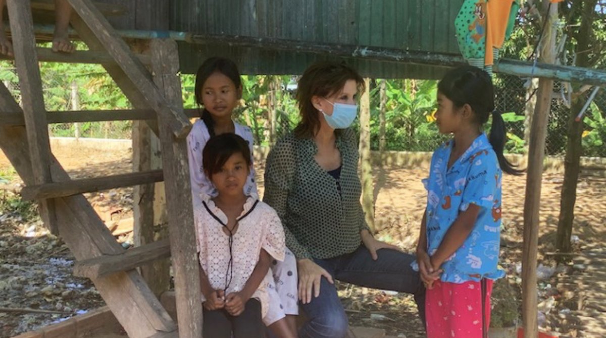 toutesalecole's tweet photo. « 140 parrains manquent encore à l’appel cette année, j’espère que vous aurez envie de nous rejoindre pour accompagner une de ces fillettes qui ne demandent qu’à s’instruire et à sortir de leur taudis. Vous verrez, c’est une expérience exceptionnelle. » Tina Kieffer https://t.co/u79lgb63qX