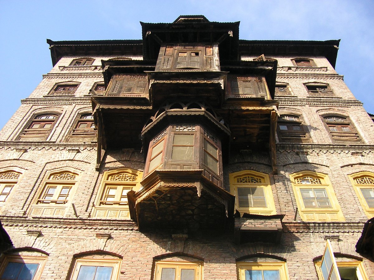 1. Seven storied mansions,  #Anantnag  #Islamabad: In Rajatarangini (c 1149CE) Kalhana speaks about mansions in the city of Srinagar 'which reach to the clouds'. The 16th century Mughal author, Mirza Haider writes about five storied 'lofty buildings constructed of fresh cut pine'.