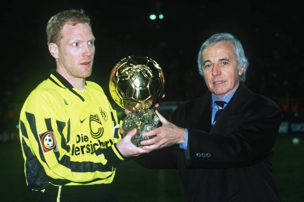 Fin décembre, il termine deuxième au classement du Ballon d'Or derrière Matthias Sammer. POUR UN POINT !Le marmot n'a joué qu'une demi-saison en gros, et il a reçu plus de votes pour la première place qu'un gars qui a fait le doublé Bundesliga-Euro !!!(c'est dire l'impact)