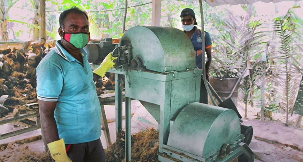 An ILO LEED+ project is working with the private sector and local communities in Sri Lanka to develop coco chips as a mutually beneficial business that's creating #decentwork. 

Read more: buff.ly/36PB8og