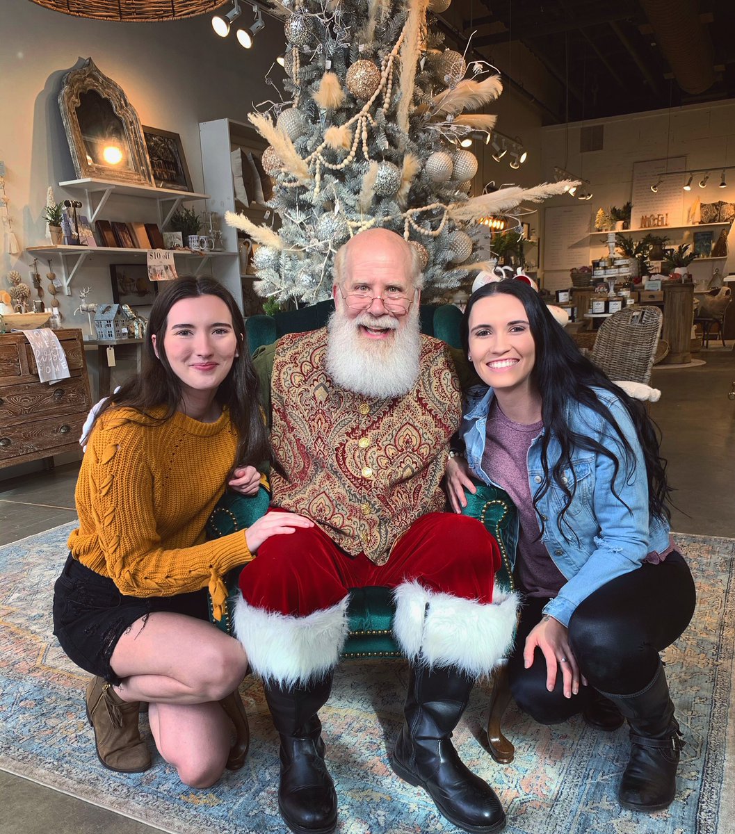 sdavis743's tweet photo. @brittanykeownx 🎅🏼 https://t.co/U2A8EtqF7U