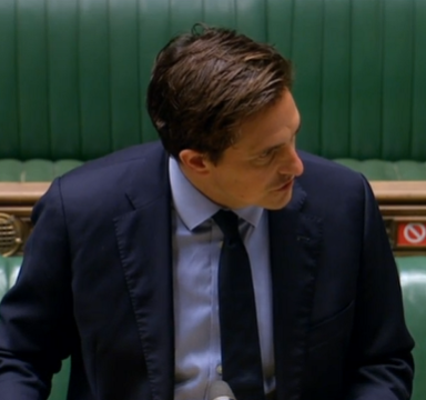 politicaltrims's tweet photo. End of lockdown 1 vs End of lockdown 2.
@JohnnyMercerUK has rediscovered hairdressers, but well the locks ever make a comeback?
#parliamentlive #defencequestions https://t.co/2NrNmVmCk2