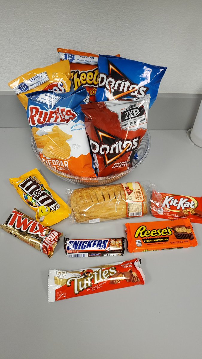 Treats for Team Merriam!  Fuel for performance!  <a href="/Woody0709/">Chris Woodard</a> <a href="/edenallison86/">Eden Allison</a> @LinleyWeicken #WestSideBestSide