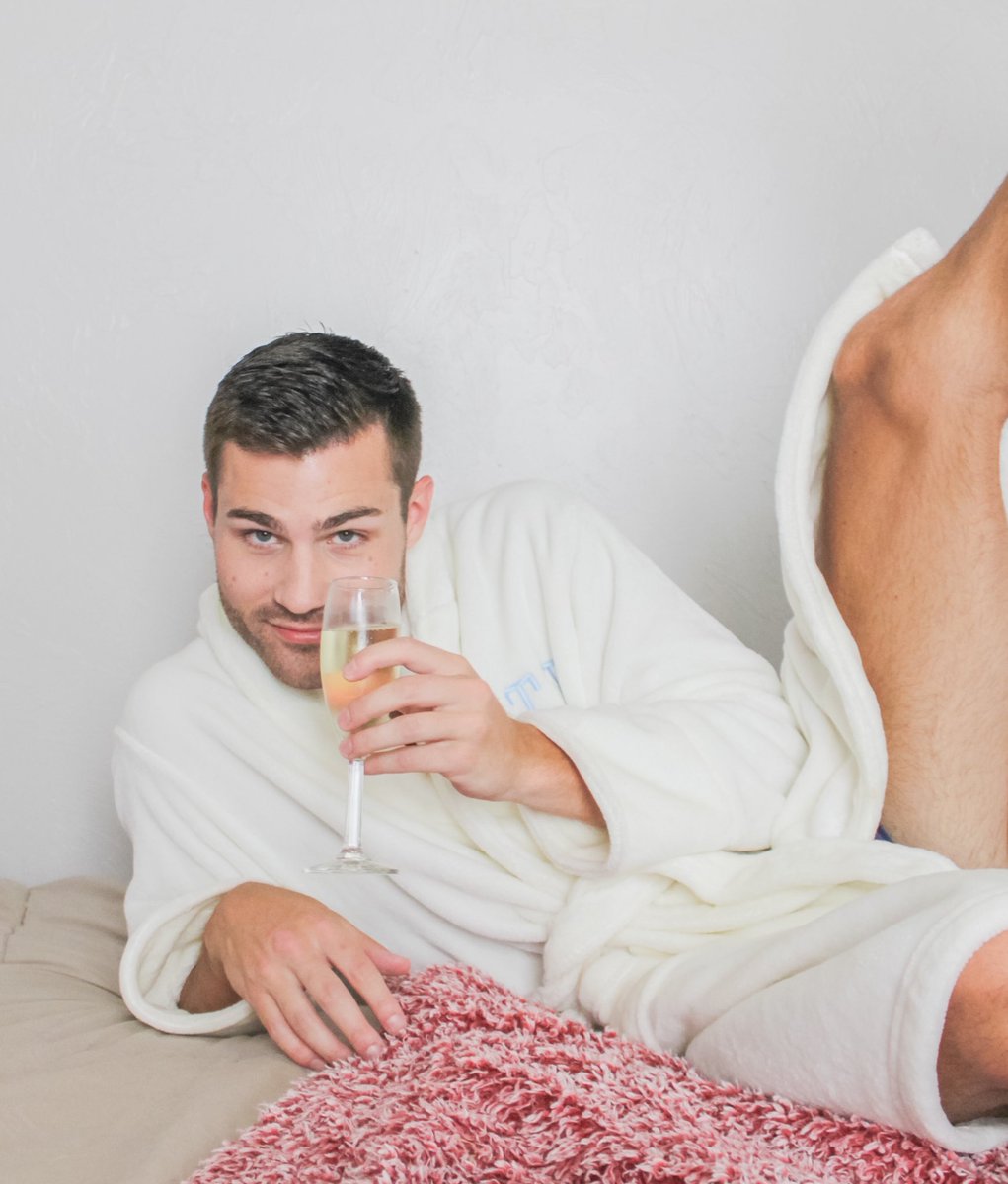 TTrox12's tweet image. Here’s to 27 🥂