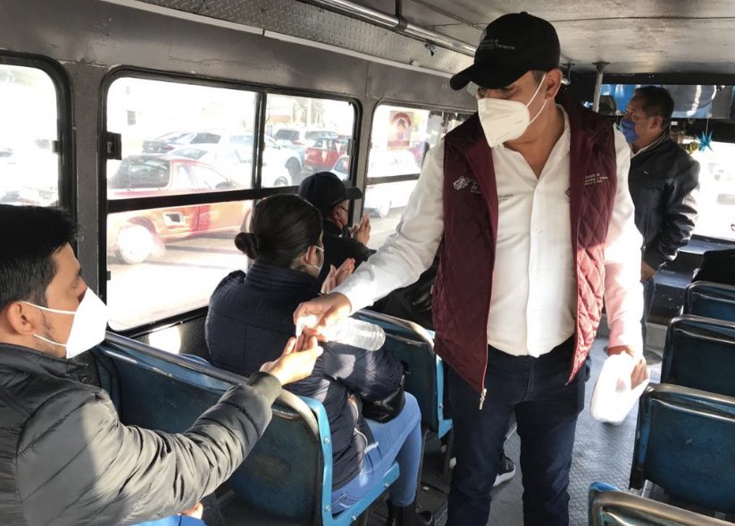 YassirVa's tweet photo. #SanaDistancia | Iniciamos la semana con operativos en diferentes puntos de la ciudad, no bajaremos la guardia, lo mismo esperamos de los concesionarios, operadores y ciudadan@s.  El llamado del Gobernador @MBarbosaMX es claro, primero la vida y la  salud!! https://t.co/9jc0U060qh