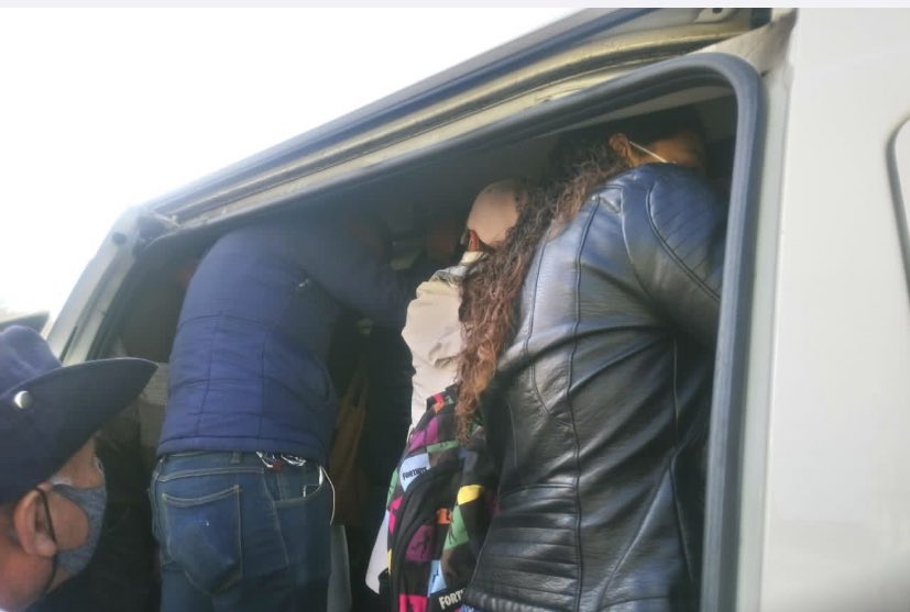 YassirVa's tweet photo. #SanaDistancia | Iniciamos la semana con operativos en diferentes puntos de la ciudad, no bajaremos la guardia, lo mismo esperamos de los concesionarios, operadores y ciudadan@s.  El llamado del Gobernador @MBarbosaMX es claro, primero la vida y la  salud!! https://t.co/9jc0U060qh