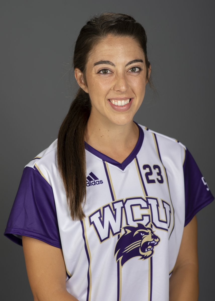 catamount_SAASS's tweet image. Our first round of Spring 2020 graduates are Catamounts Tatiana Mills and Tyler Robakiewicz from @TrackCatzWCU, Emily Zipay from @catamountsoccer, and Farasia Hodge from @CatamountWBB 🎓💪💜💛 #hardworkpaysoff #alwaysaCatamount