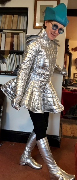 Articulture_'s tweet image. &amp;gt;&amp;gt; Outdoor Arts Wales&amp;lt;&amp;lt; 
Helen Clyro &amp;amp; Rob Hill - Artists &amp;amp; Theatre Makers - @wheelabouts 
Work we are making - ‘Aileen The Alien’ - A new show with spaceship, Astronaut &amp;amp; Alien baby puppet.
Funny, Poignant, Visually-striking
wheelabouts.com 
#outdoorartswales