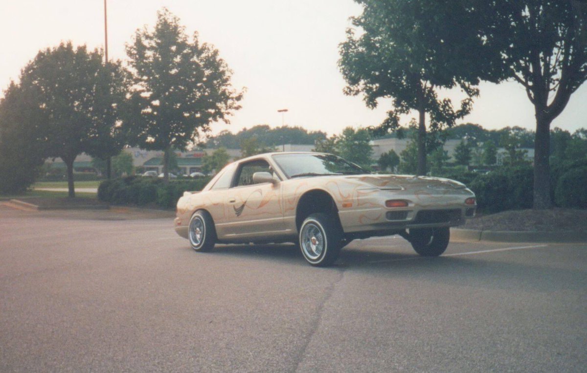 BotLowrider's tweet image. ワンビアのローライダー😎