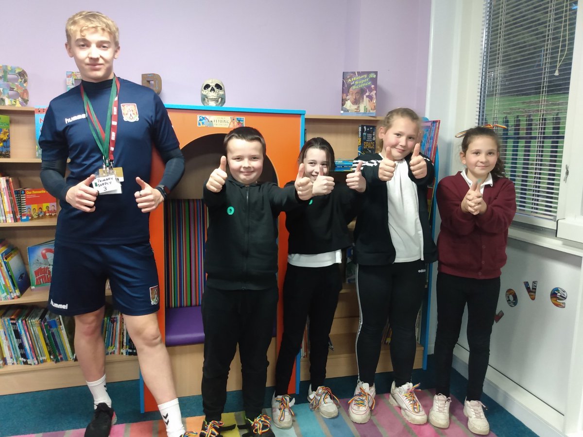 fox_damon's tweet photo. In the week where we are celebrating #RainbowLaces at @NTFC_CT children at @DSLVNews have continued to learn & share their thoughts on #diversity and why it is important at school & in our everyday life. @PLCommunities @ntfc #connectingcommunities #PLPStars #pshe https://t.co/usQg4L8ILA