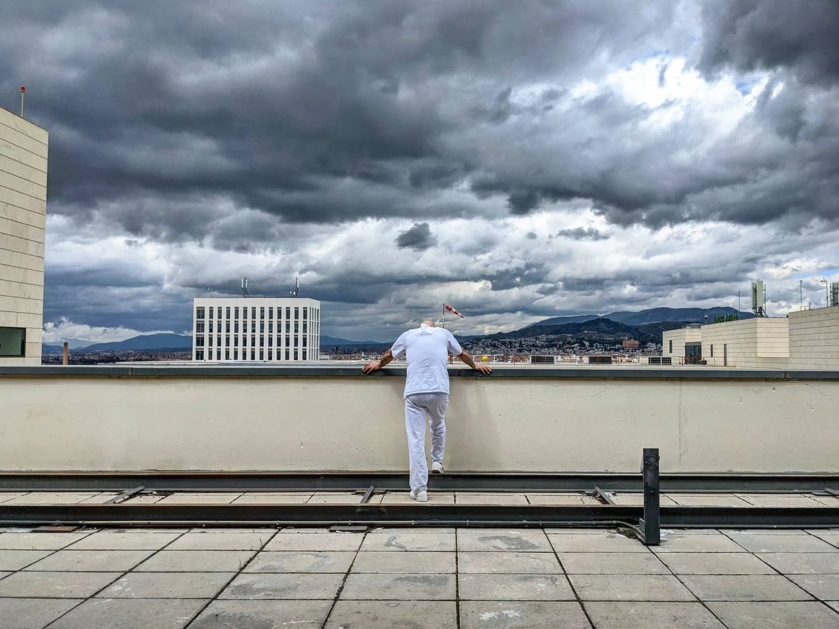 clinicogranada's tweet photo. Con esta imagen nuestro compañero Sergio Fernández Ontiveros ha logrado el 1º Premio 🥇 del certamen 'Mi vida como internista en la Covid-19' convocado por la @Sociedad_SEMI 

¡Enhorabuena!

Toda la info: https://t.co/dfQgqVEqcY https://t.co/zOoKqRjaUG