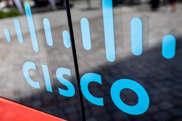MichalBezak's tweet photo. Great #startup story from my homeland Slovakia - @Cisco is acquiring @Slidoapp to improve engagement in WebEx videoconferencing
@ingridlunden #digital #DigitalTransformation #startups 
https://t.co/njKl27RZIQ https://t.co/yYZp6uCdHt