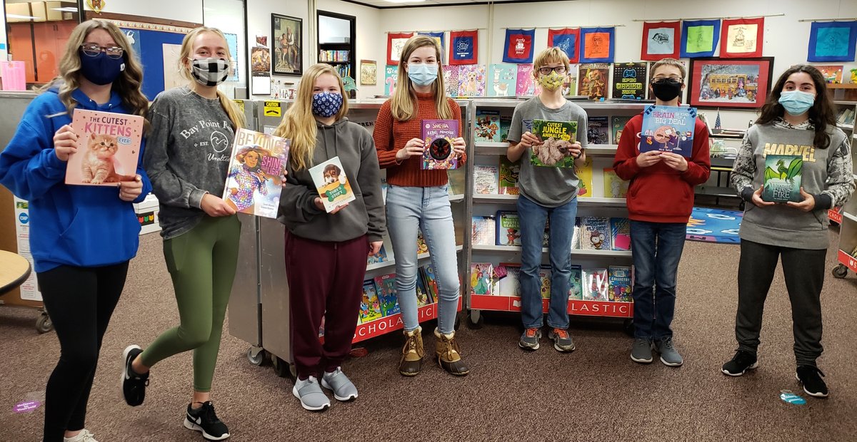 We are so appreciative of the National Junior Honor Society members from Liberty-Benton Middle School who volunteered their time after school to pack up the book fair last week! 📚 #WeAreLB

Close contact for photo only.